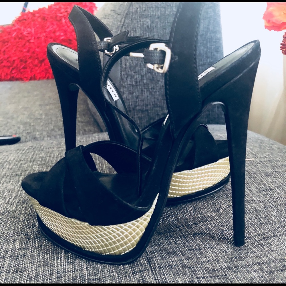 Steve Madden - Open toe summer platform heels.